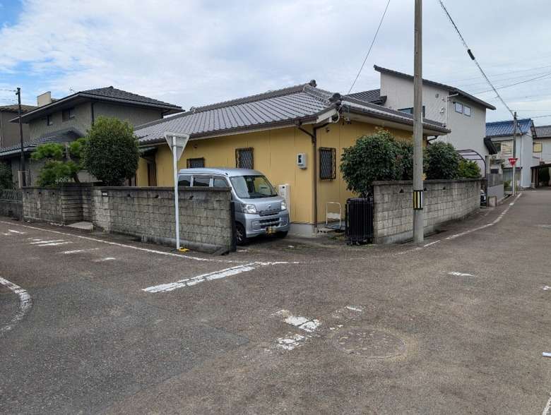 売地     ②春日井市六軒屋町西一丁目